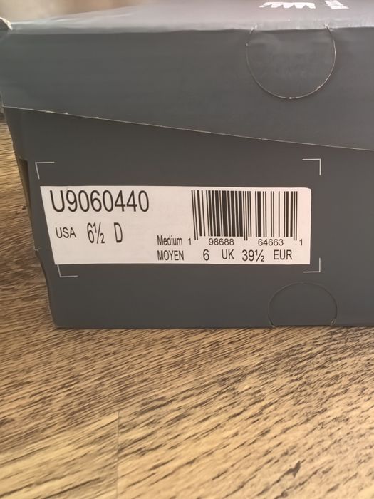 Сникърси New Balance 9060 в сиво и бежово