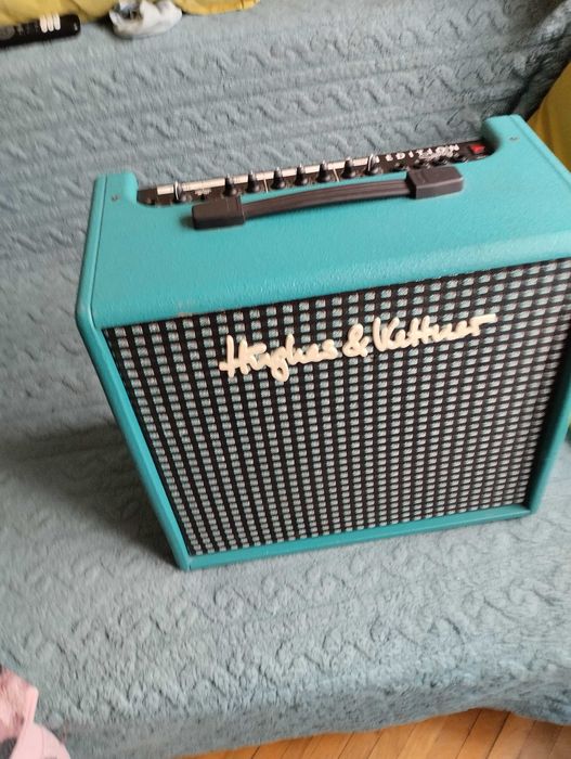 Vând amplificator combo Hughes & Kettner