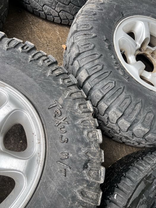 Джанти с гуми 31х10.5R15  за паджеро pajero