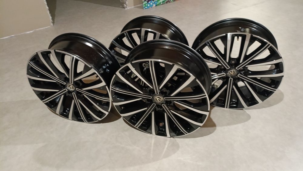 Почти новые диски на changan и Тойота