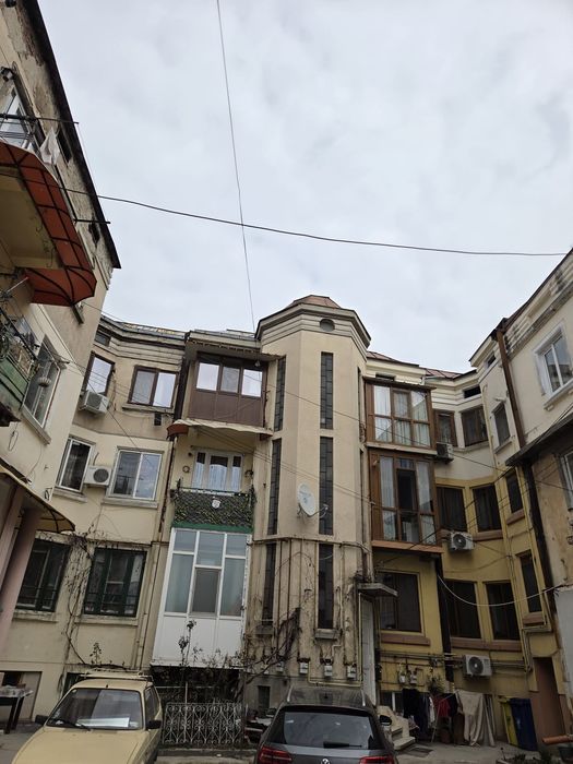 Inchiriez apartament  etaj 3, 42mp2