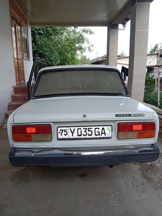 Vaz 2107 sotiladi