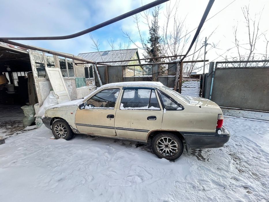 Продаю машину Нексия