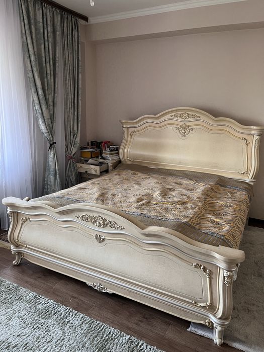 Кровать двуспальная