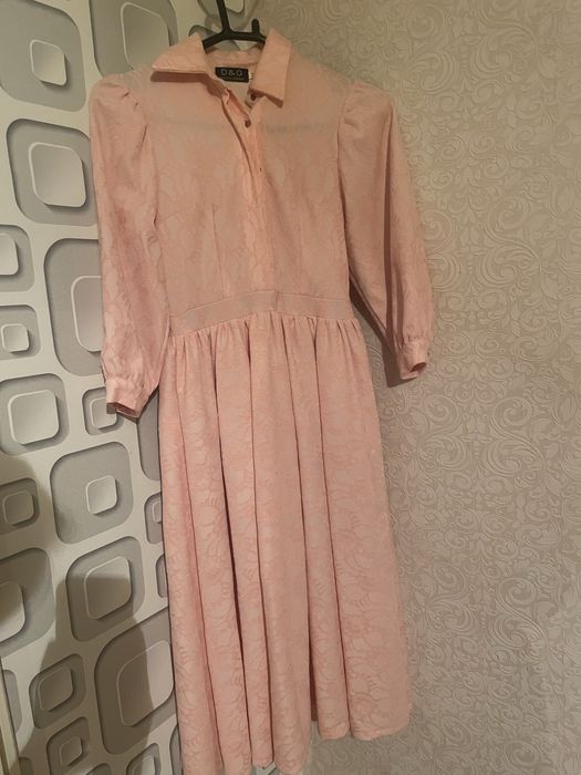 Продаются  платья бу