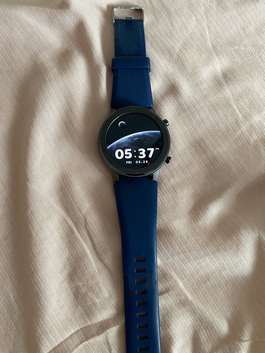Часы amazfit GTR