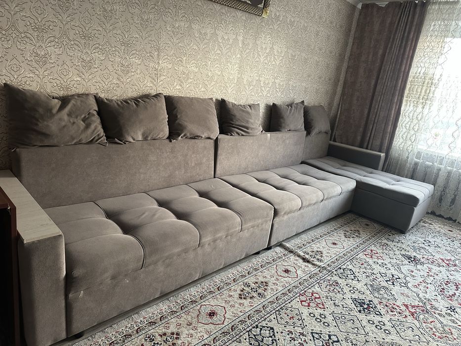 Продам диван 4 метра