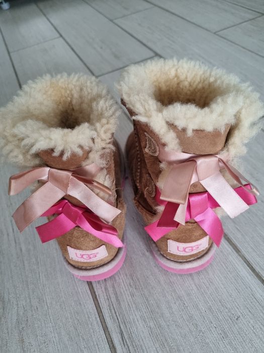 Cizmulite UGG nr 29