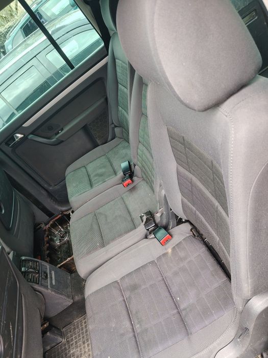 Piese motor cutie capota bara punte jug scaune faruri stopuri cârlig modul planșa trager radiatoare fuzeta modul caseta direcție  vw Touran 2.0tdi bmm