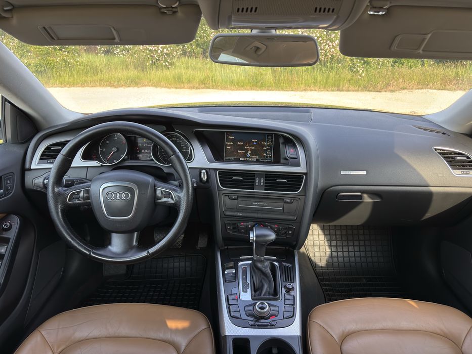 Audi A5 / 2.0 /143 cp / 2011  / Xenon / interior piele / inmatriculat recent