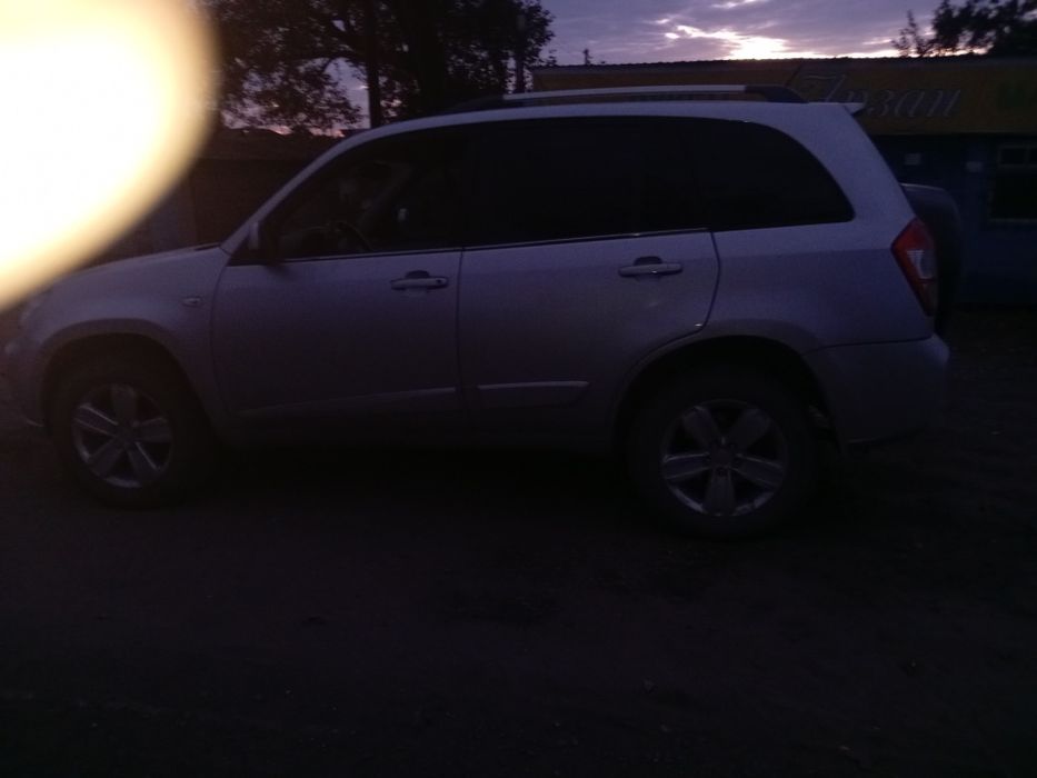 Продам  черри тиго 2014 г об 1.8