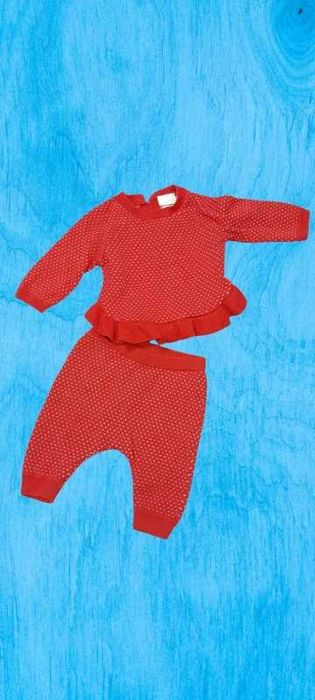 Set tricotat rosu in stil spaniol NEXT pana la 1 luna