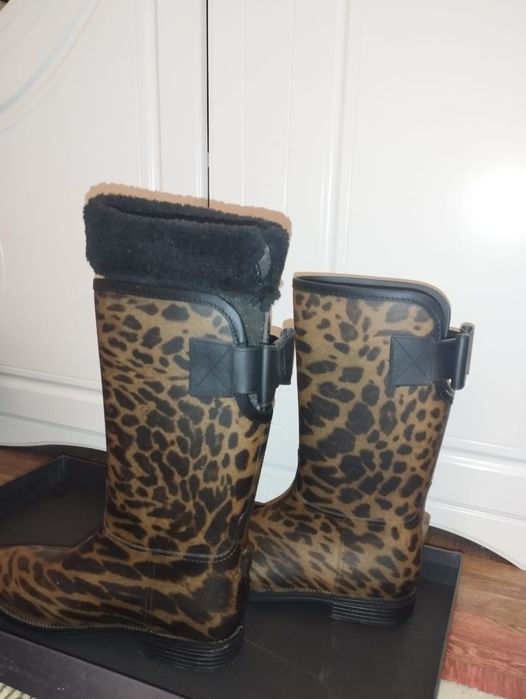 Продам женские сапоги