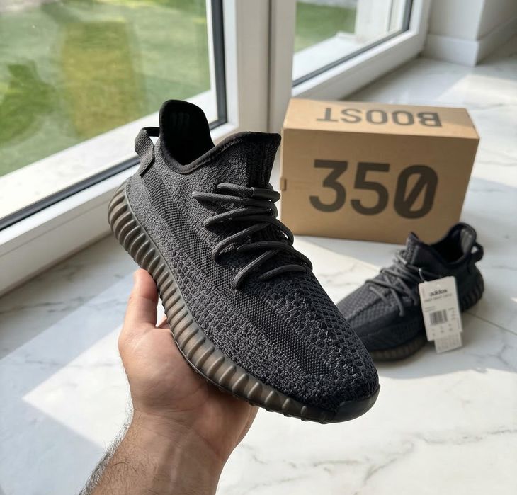 Adidasi Yeezy Boost 350 V2 Negru - Produs Premium