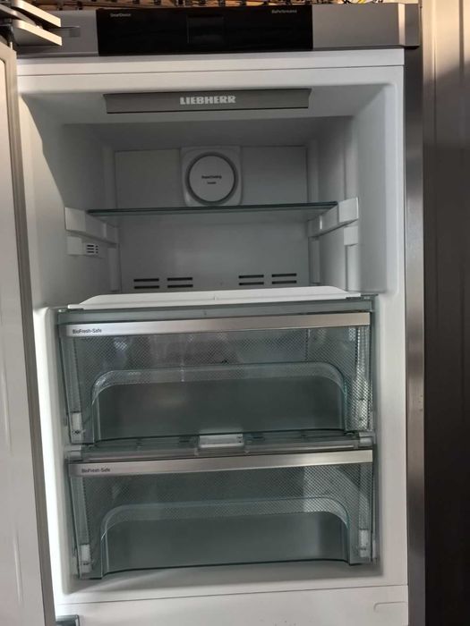 Продавам хладилник и фризер на марката LIEBHERR