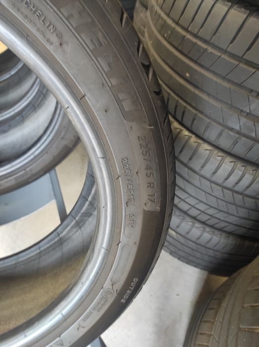 225/45/17 Michelin