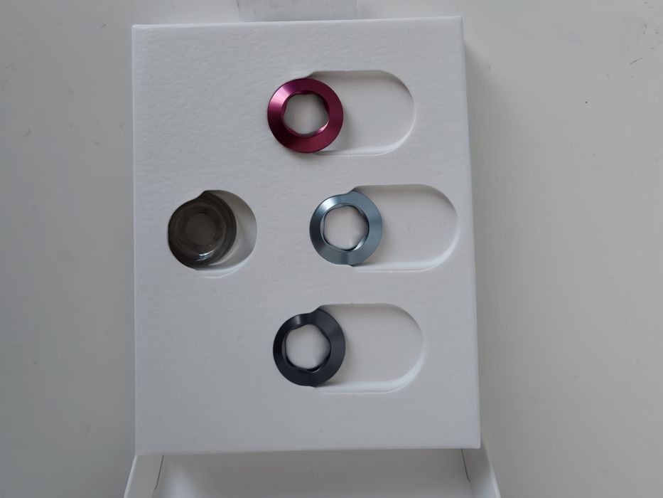Kit complet IQOS ILUMA + 3 Ușițe metalice + Set Inele