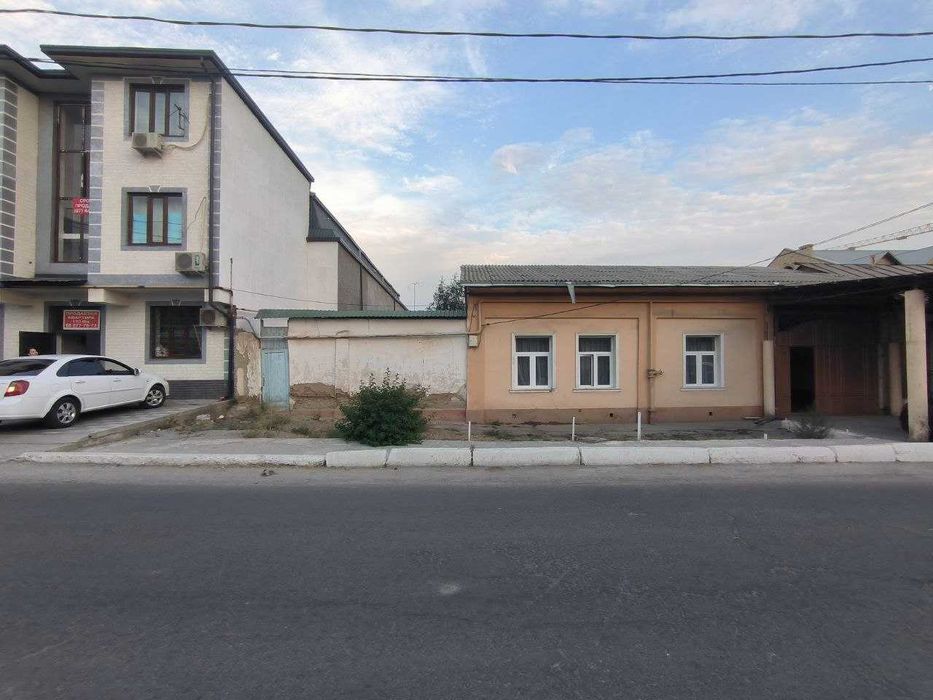 Sotiladi 7 sotih hovli Qorasu 6 Продается 7 соток участок Карасу 6