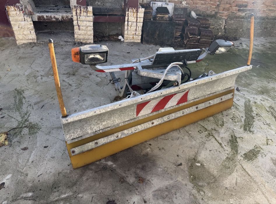 Lada niva 4x4 2015 echipata pentru dezapezire