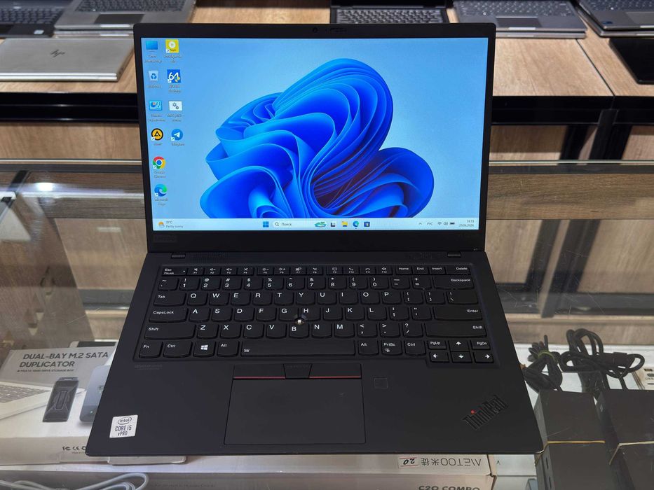 Lenovo ThinkPad X1 Carbon Gen 8 Core i5-10310U ram 8 ssd 256