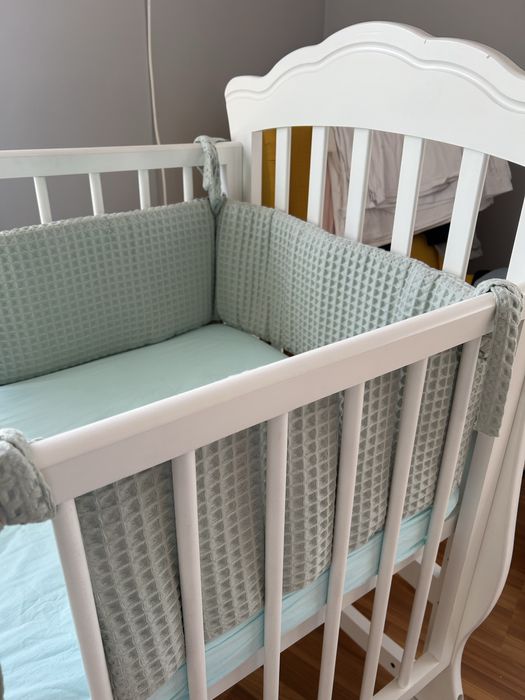 Продам манеж в комплекте с бортиками