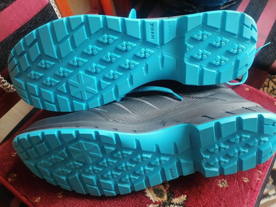 Продам Строительные ботинки