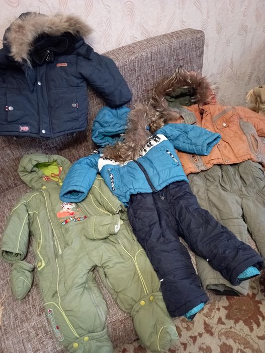Продам детские куртки