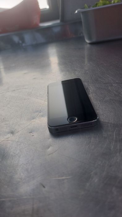 Iphone 5s tutishga munosb