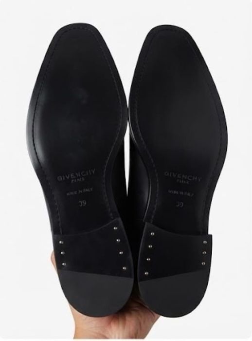 Ghete Givenchy noi