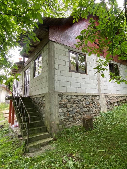 Casă de vânzare com. Nucşoara