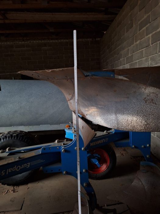 Vând plug lemken nou