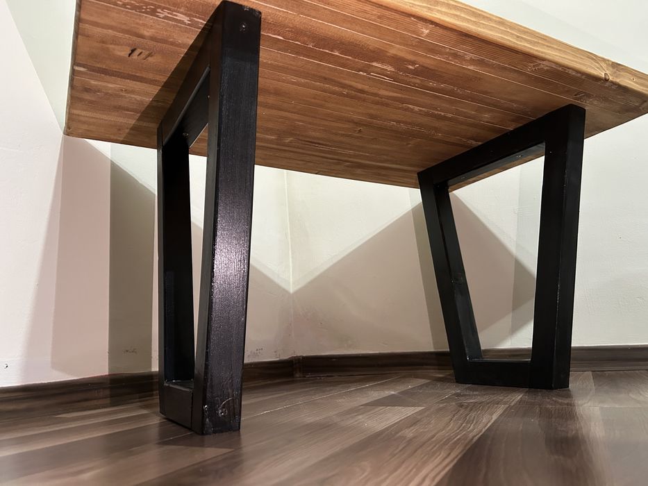 Măsuță de cafea din lemn masiv