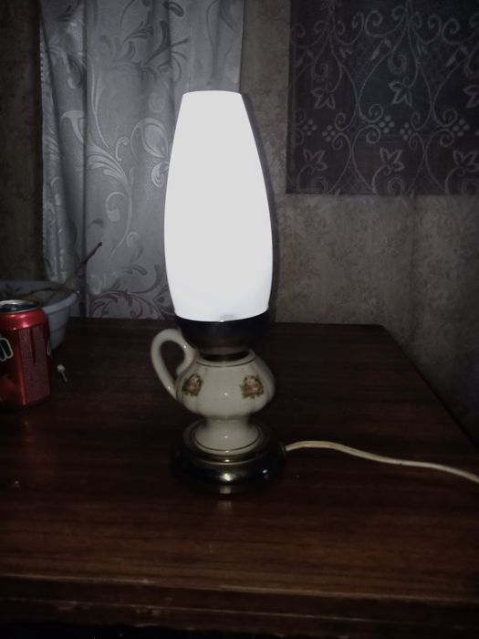 Советская настолная лампа (светильник).