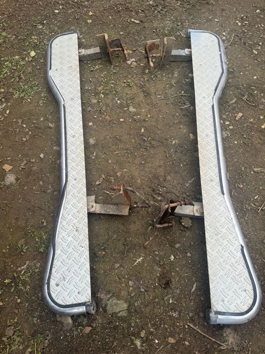 Степенки за нисан 2