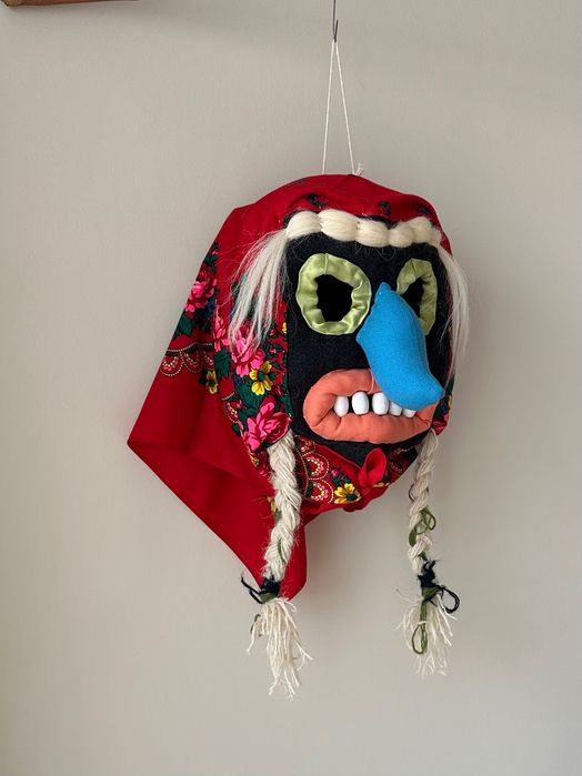 Măști de anul nou/Masca de anul nou/Babute