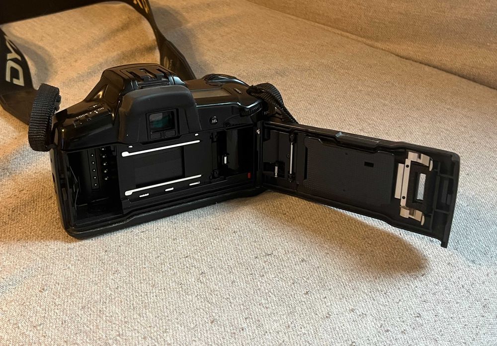 Aparat foto Minolta Dynax 7xi body montura A functional