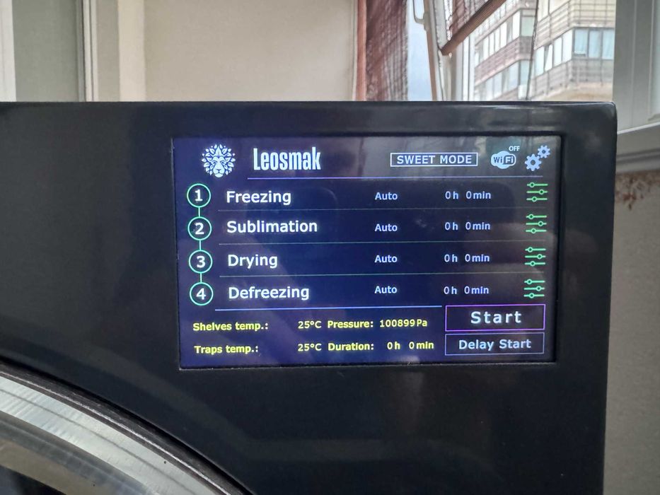 Liofilizator / Freeze Dryer Leosmak LEO-004, compact profesional, 4 kg/batch, pompă vacuum integrată