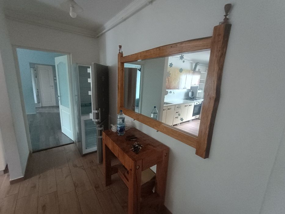 Închiriez- apartament 3 camere+garaj