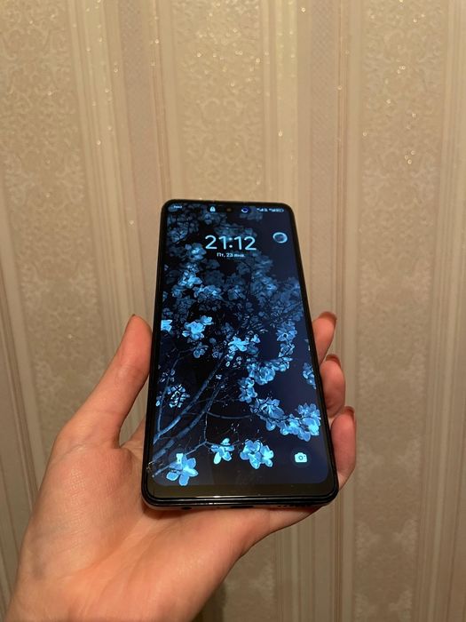 Обменяю телефон Техно Спарк 20 про