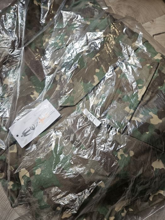 Uniforma militara,bocanci,scurta,curea,ciorapi,vesta tactica,fes...etc