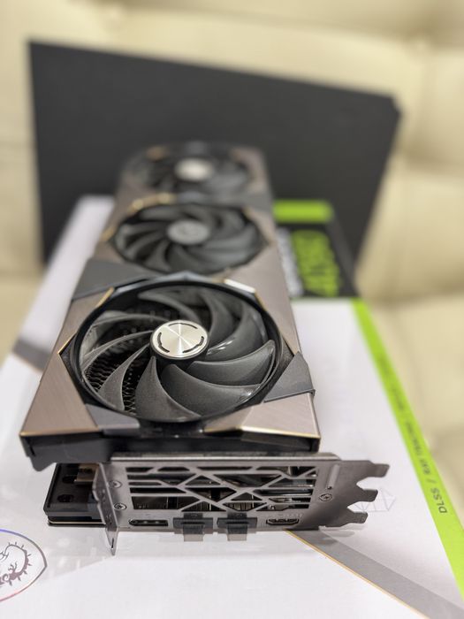 GeForse RTX 4090 Suprim