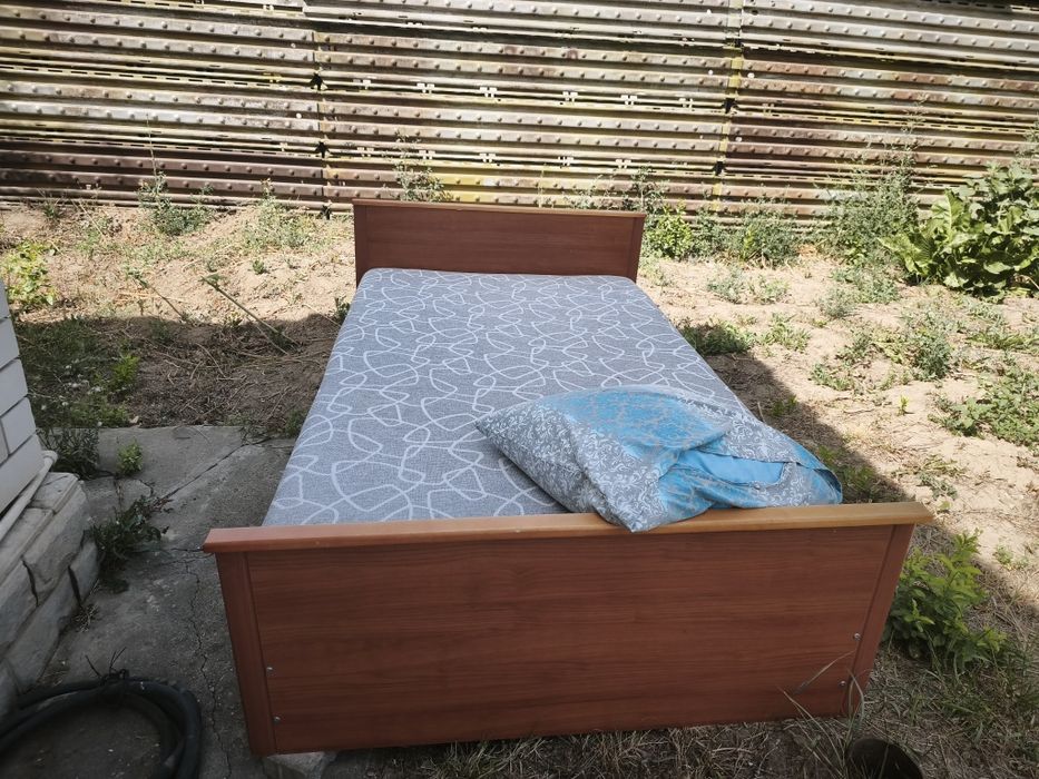 Отдам даром тахту