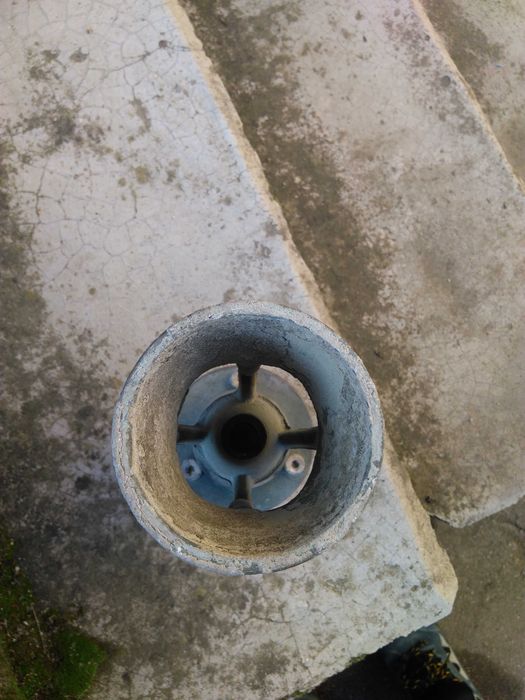 Стар бронзов пожарникарски струйник