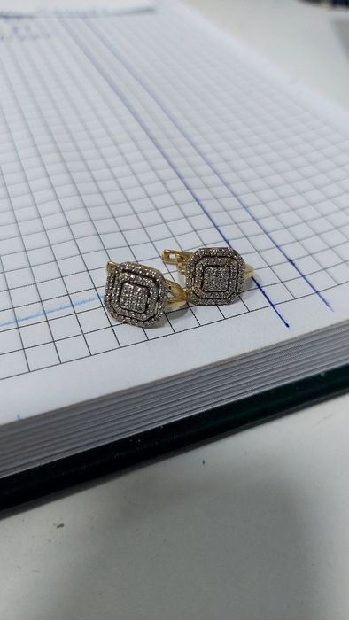 Брилиант сырга сатылат срочно!