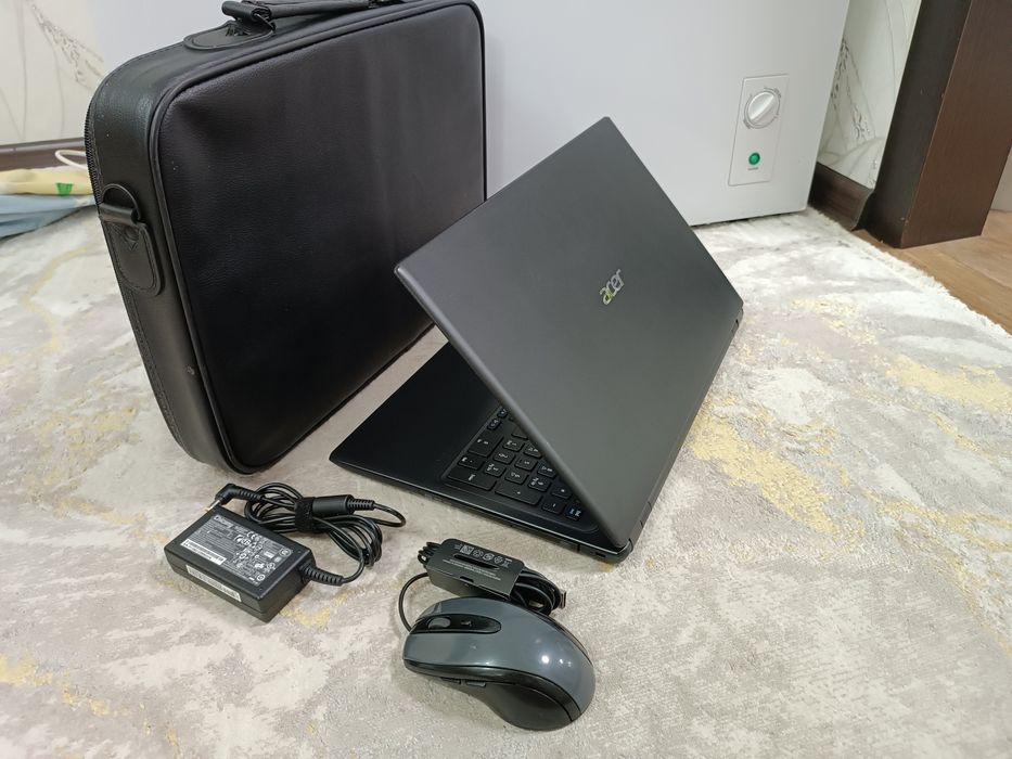 Ноутбук Acer V5 + Мышка и чехол.