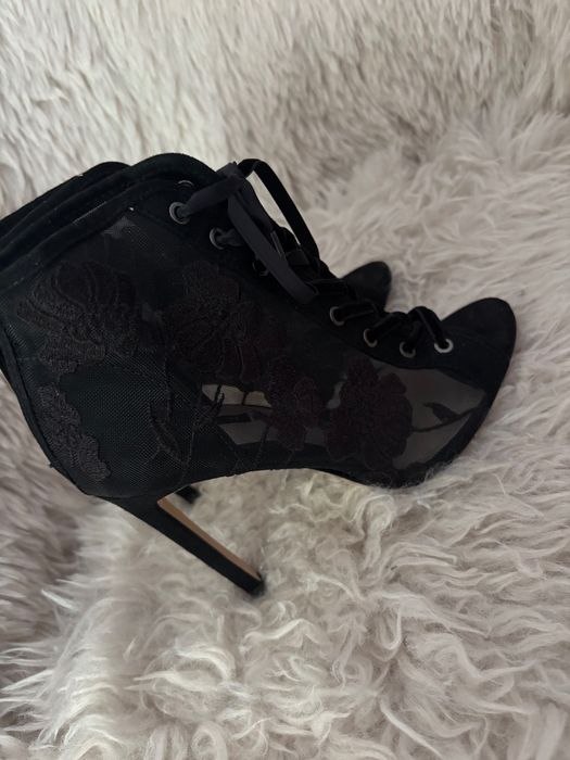 Zara черни високи обувки