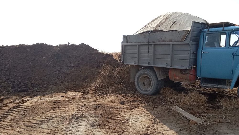 Көң (навоз) сатылады. Продаётся навоз.