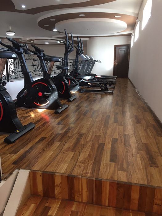 Продается спорт инвентарь: беговая дорожка велосипед