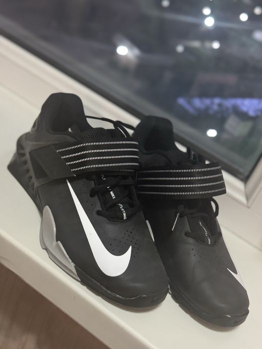 Продам штангетки nike