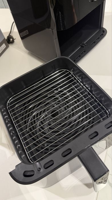 Аэрогриль  Xiaomi (Mi) почти новый. Готовит без масла!